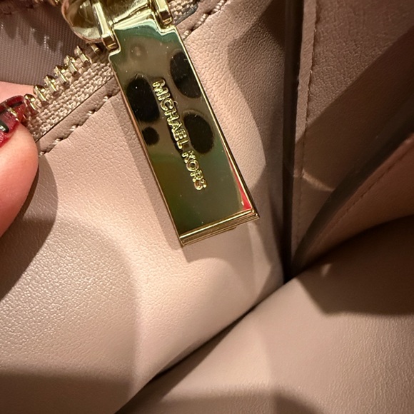 Michael Kors Mercer Large Pebbled Leather Accordion Tote Bag - Picture 7 of 16